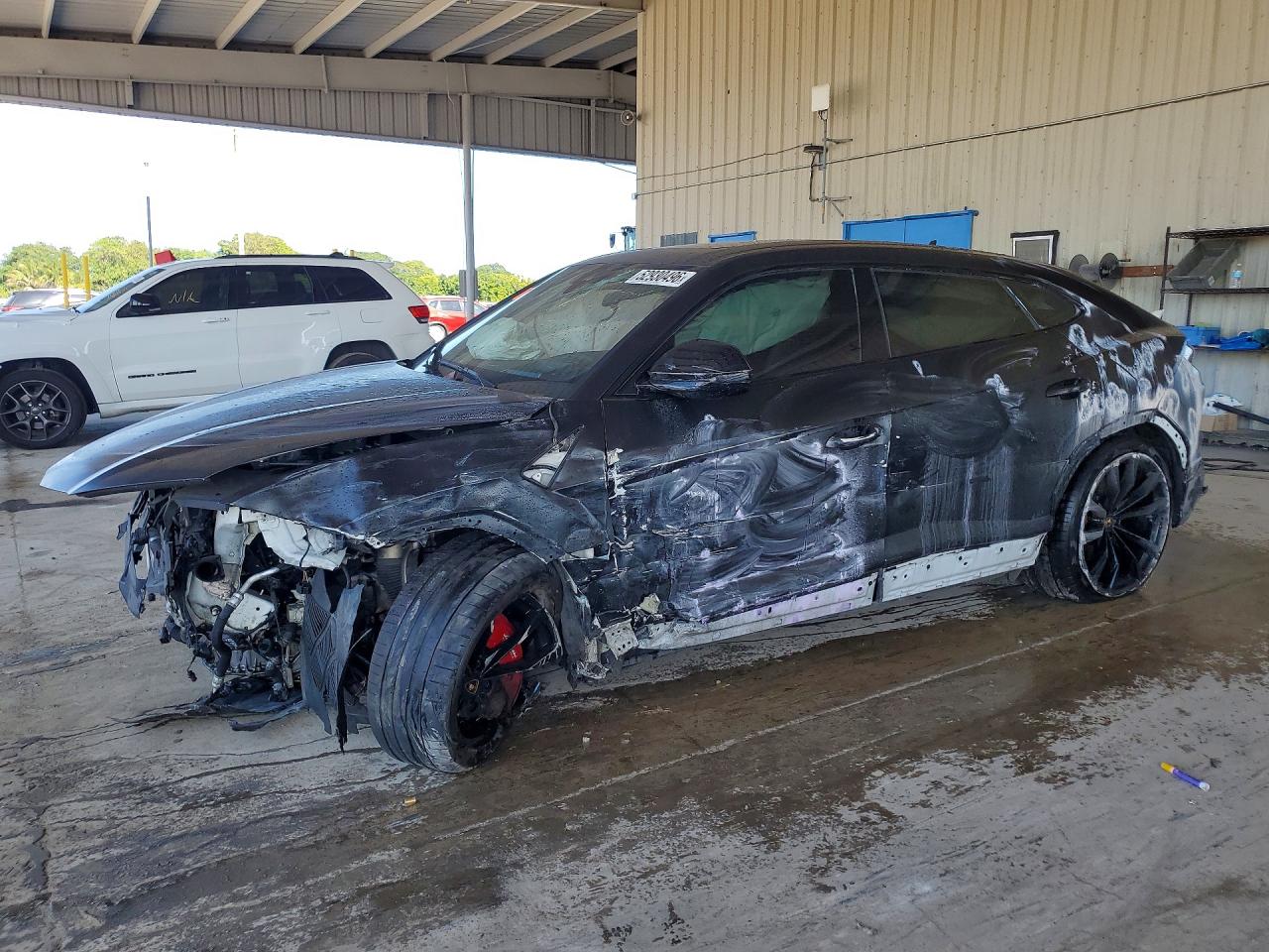 2019 Lamborghini Urus VIN ZPBCA1ZL6KLA04481 — COPART salvage auction photo