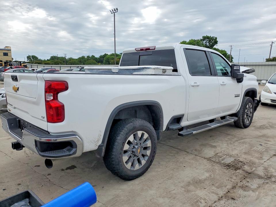 2025 Chevrolet VIN 2GC4KNEY8S1184456 COPART salvage auction — FRONT END, Tx - Salvage Vehicle Title, sold $24,800 on 2026-07-30 (photo 3)