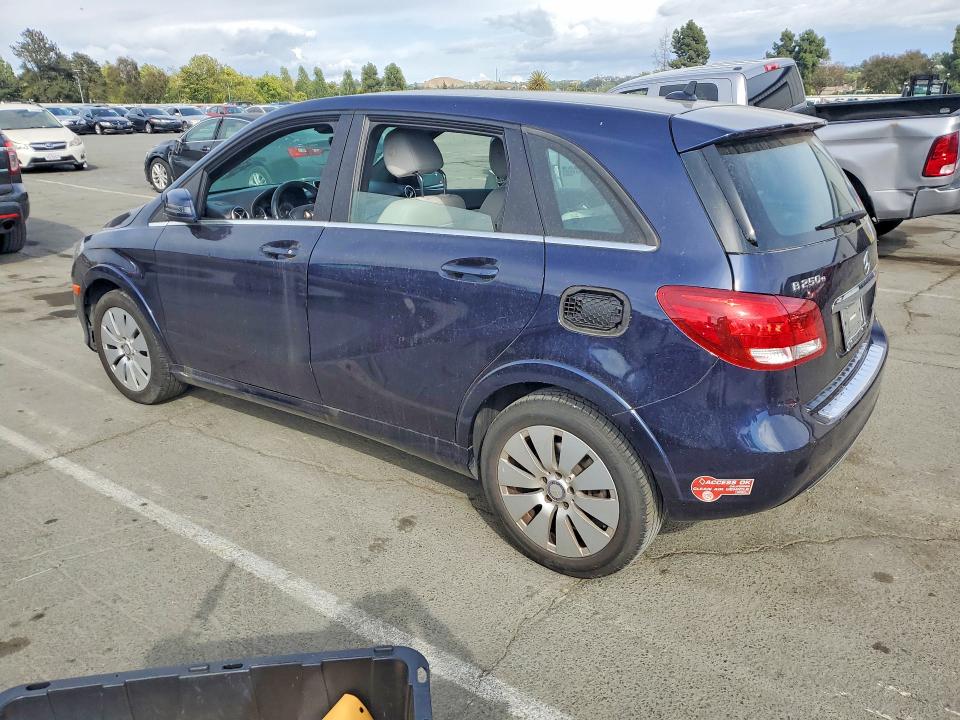 2017 Mercedes-benz B-klasse VIN WDDVP9AB0HJ013946 COPART salvage auction — MINOR DENT/SCRATCHES, Ca - Dis/Dlr/Exp Only Clean Title, sold $1,700 on 2026-07-10 (photo 2)