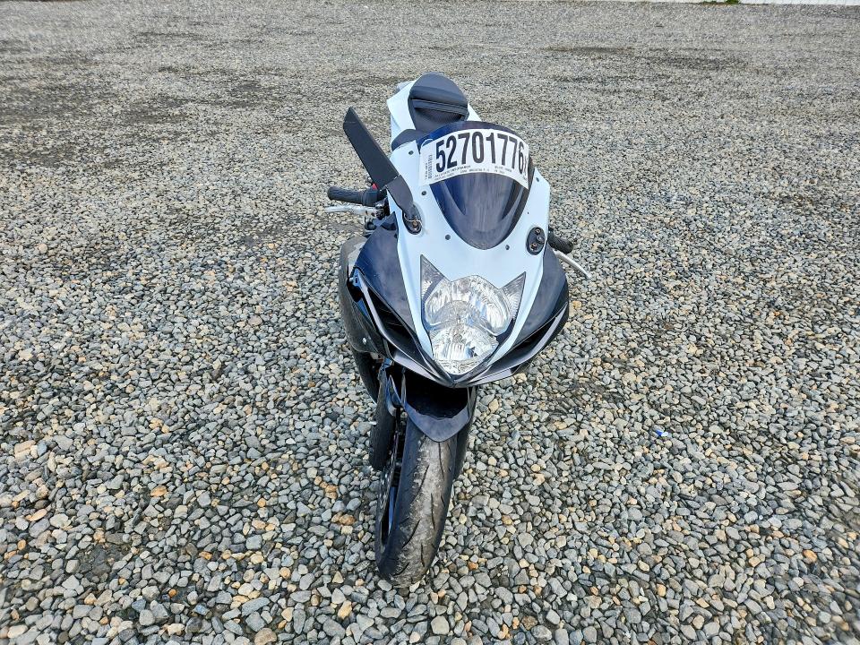 2014 Suzuki Gsx-r600 VIN JS1GN7FA0E2100954 COPART salvage auction — SIDE, CO - PUBLIC - SALVAGE TITLE, sold $2,650 on 2026-07-09 (photo 2)