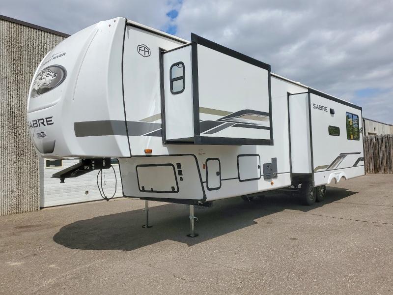 2026 Forest river Sabre VIN 5ZT3SRYB2T6116298 COPART salvage auction — SIDE, MN - CERT OF TITLE-SALVAGE, sold $27,500 on 2026-08-13 (photo 2)