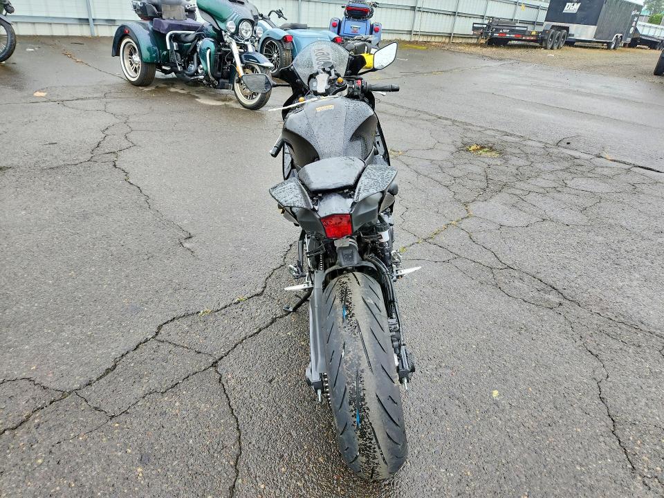 2024 Yamaha Yzf VIN JYARM38E5RA013665 COPART salvage auction — SIDE, Or - Salvage Title Certificate, sold $3,000 on 2026-07-09 (photo 4)