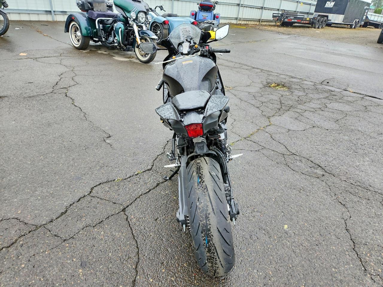2024 Yamaha YZFR7 VIN JYARM38E5RA013665 COPART salvage auction — Side, OR - SALVAGE TITLE CERTIFICATE, sold $3,000 on 2026-07-02 (photo 4)