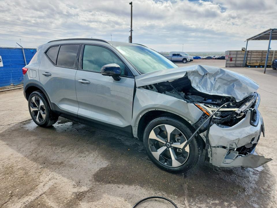 2026 Volvo Xc40 VIN YV4L12UC1T2740625 COPART salvage auction — FRONT END, Tx - Certificate Of Title, sold $11,900 on 2026-08-17 (photo 4)