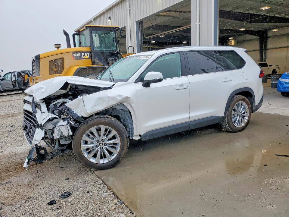 2024 Toyota Highlander VIN 5TDAAAB57RS050064 COPART salvage auction — FRONT END, Ne - Cert Of Title-Salvage, sold $20,000 on 2026-07-07 (photo 1)