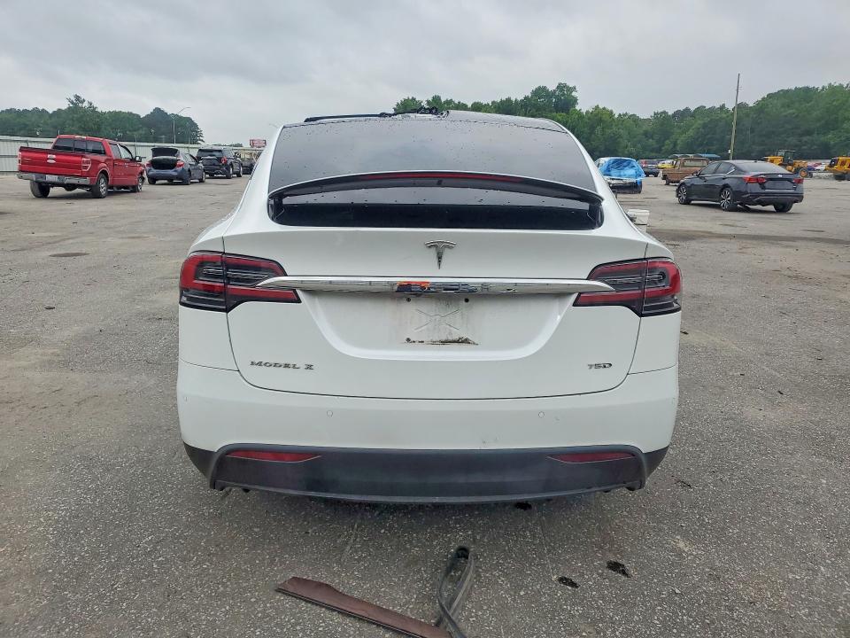 2018 Tesla Model x VIN 5YJXCAE28JF142427 COPART salvage auction — SIDE, Nc - Salvage Certificate Of Title, sold $4,000 on 2026-07-28 (photo 6)