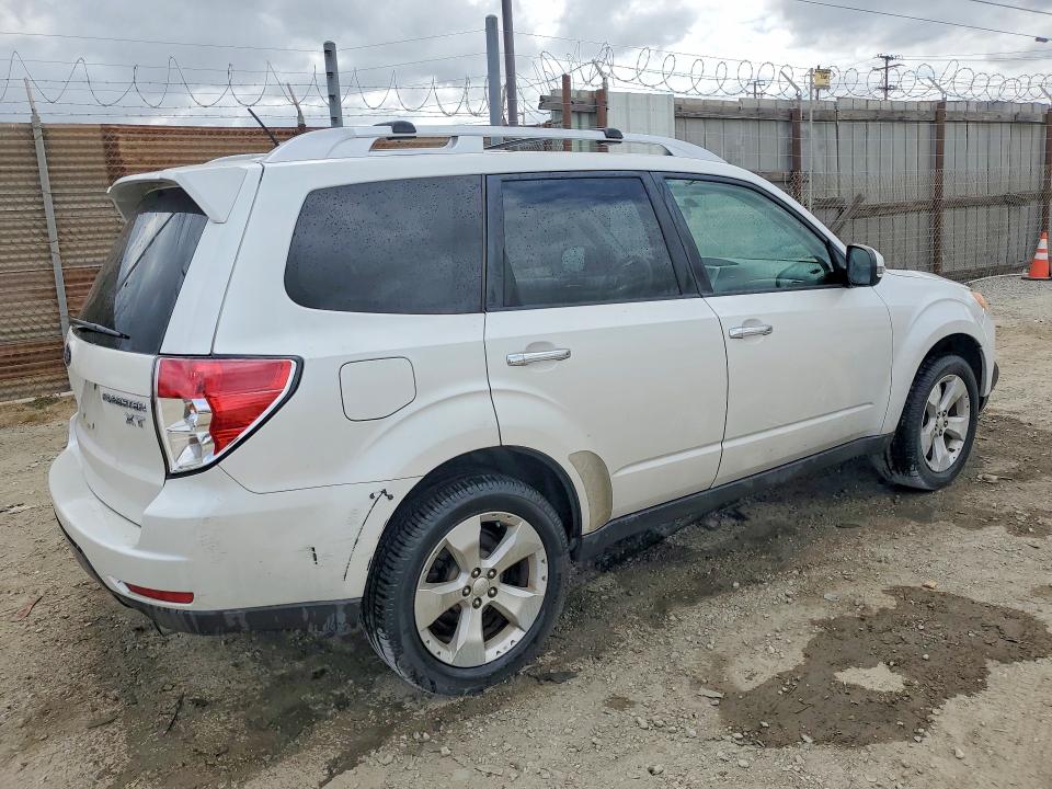 2011 Subaru Forester VIN JF2SHGGC1BH722478 COPART salvage auction — MINOR DENT/SCRATCHES, Mt - Dis/Dlr/Exp Only Clean Title, sold $600 on 2026-07-20 (photo 3)