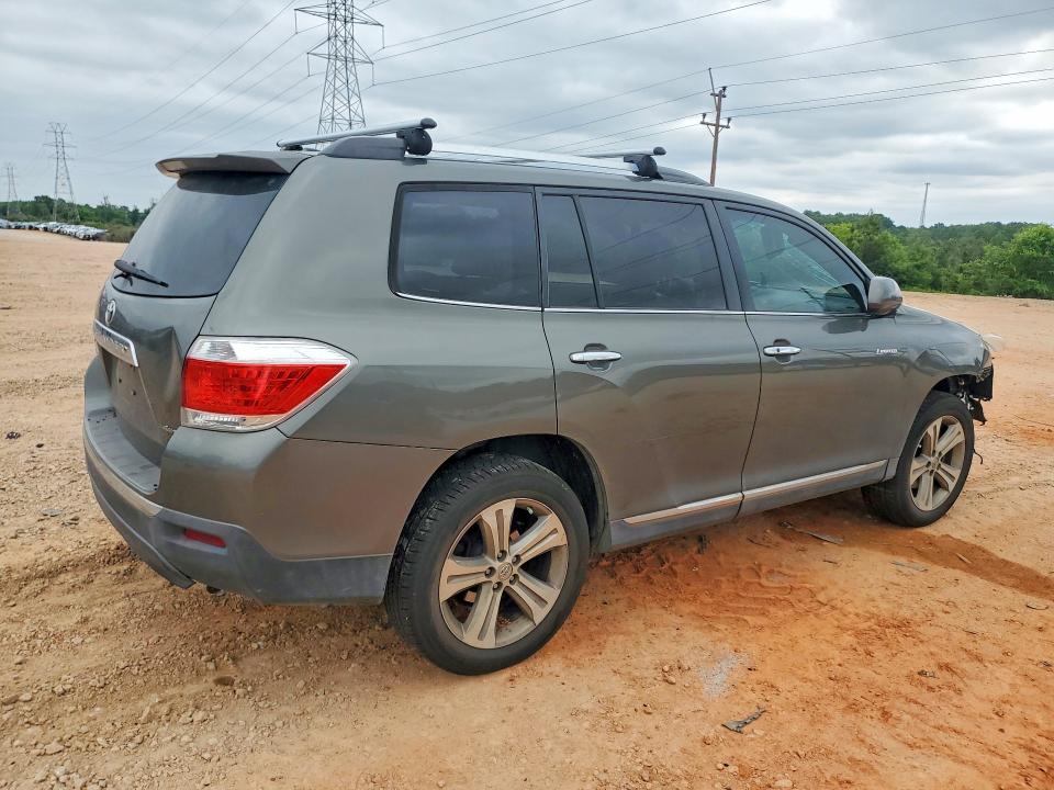 2011 Toyota Highlander VIN 5TDDK3EH5BS085039 COPART salvage auction — UNDERCARRIAGE, NC - SALVAGE CERTIFICATE OF TITLE, sold $3,600 on 2026-07-06 (photo 3)