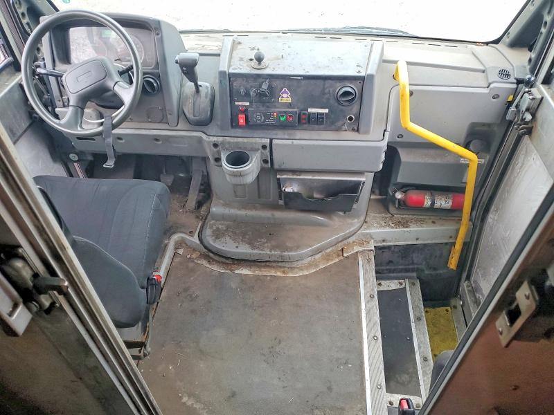 2013 Isuzu Npr VIN JALB4T171D7W01889 COPART salvage auction — NORMAL WEAR, IL - CERTIFICATE OF TITLE, sold $175 on 2026-07-23 (photo 8)