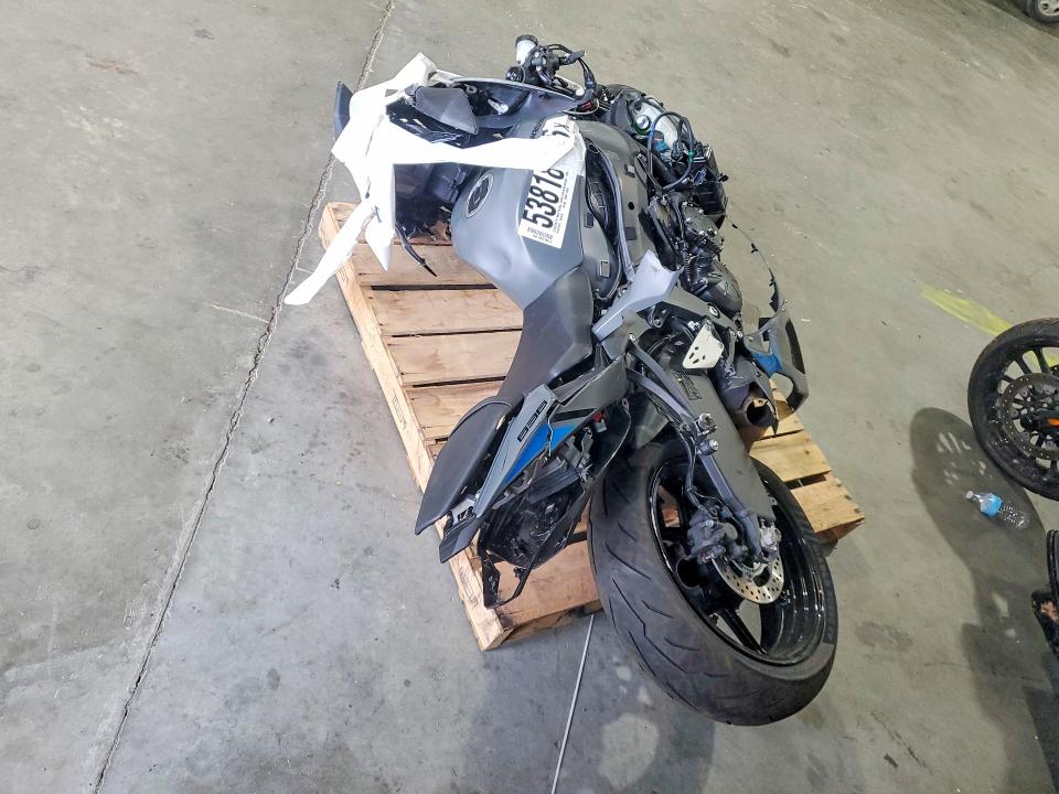 2025 Kawasaki Zx636 VIN JKBZXJJ14SA027253 COPART salvage auction — ALL OVER, WA - BILL OF SALE, sold $1,550 on 2026-07-22 (photo 4)