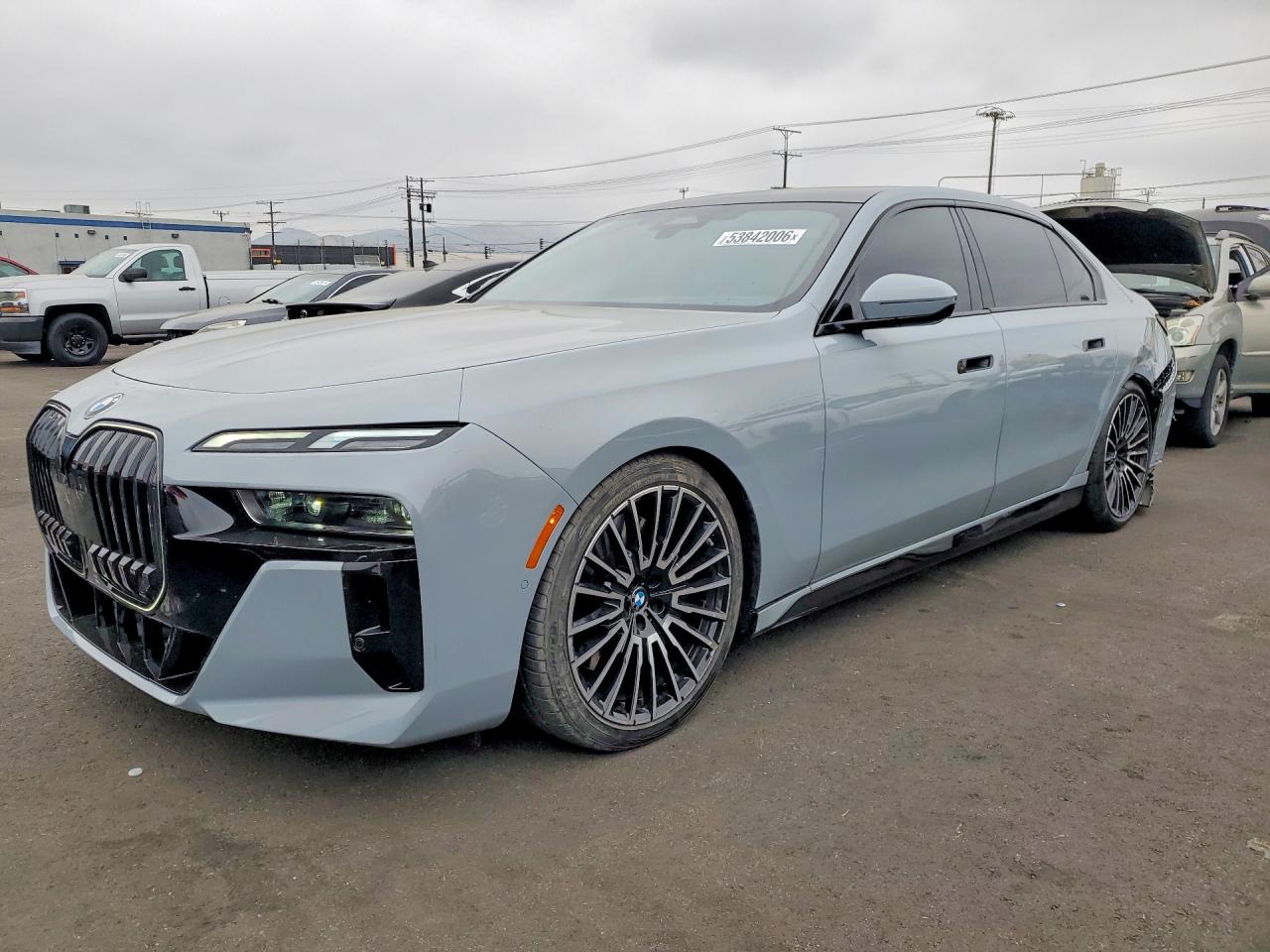 2025 BMW 7 Series VIN WBA23EH04SCV01621 — COPART salvage auction photo