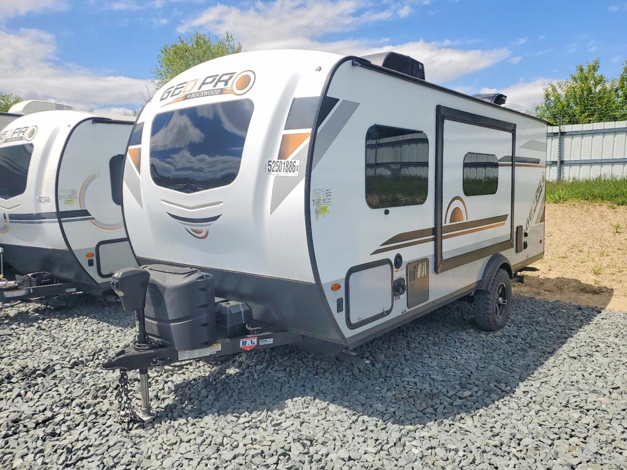 2021 Foresriver VIN 5ZT2RSHC0M3017084 COPART salvage auction — Side, MI - CERT OF TITLE-SALVAGE VEHICLE, sold $6,100 on 2026-07-09 (photo 2)