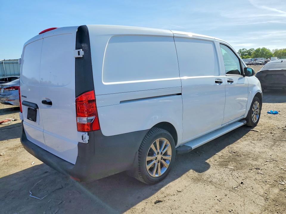 2017 Mercedes-benz Metris VIN WD3PG2EA7H3226404 COPART salvage auction — NORMAL WEAR, IL - CERTIFICATE OF TITLE (P), sold $8,000 on 2026-07-27 (photo 3)