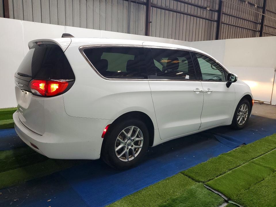 2022 Chrysler Voyager VIN 2C4RC1CG7NR208743 COPART salvage auction — SIDE, FL - CERTIFICATE OF TITLE (P), sold $11,500 on 2026-08-26 (photo 3)