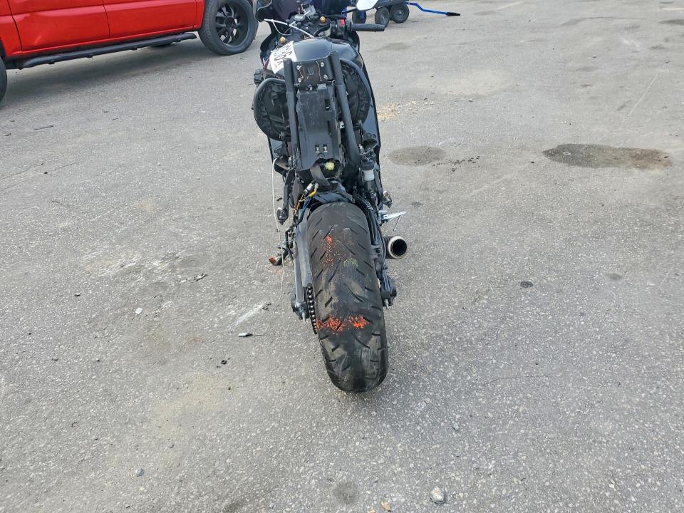 2022 Yamaha Yzf VIN JYARM38E3NA001802 COPART salvage auction — REAR END, Nc - Salvage Certificate Of Title, sold $2,100 on 2026-07-23 (photo 4)