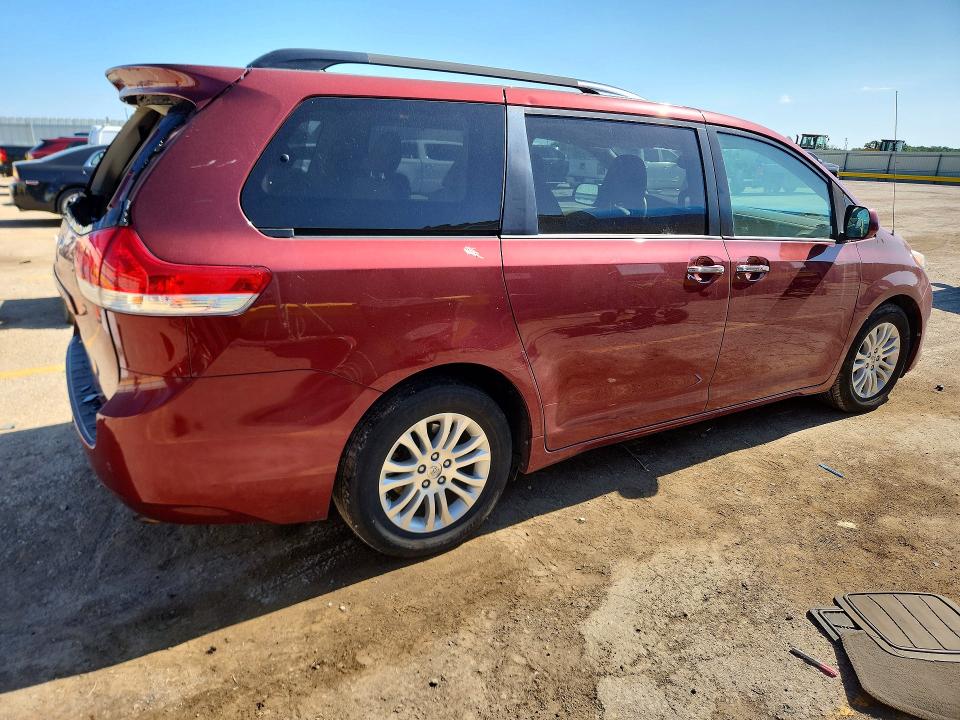 2014 Toyota Sienna VIN 5TDYK3DCXES447569 COPART salvage auction — FRONT END, KS - CERT OF TITLE-SALVAGE (P), sold $1,600 on 2026-07-27 (photo 3)