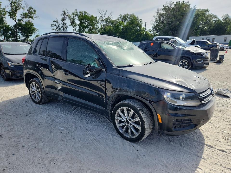 2018 Volkswagen Tiguan VIN WVGAV7AX4JK006072 COPART salvage auction — ROLLOVER, Fl - Cert Of Title Slvg Rebuildable, sold $775 on 2026-08-11 (photo 4)