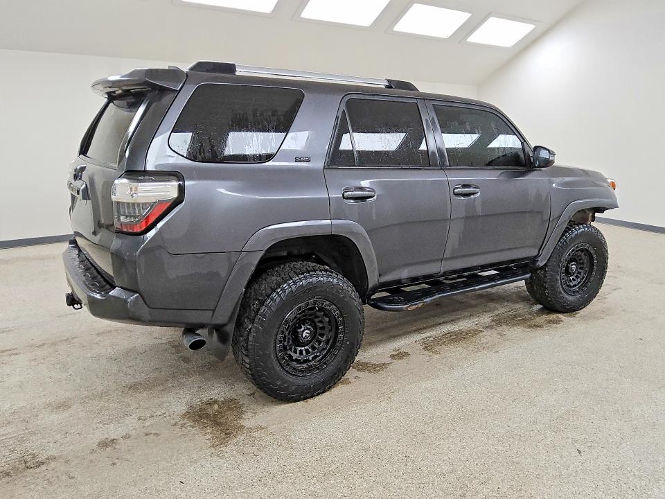 2022 Toyota 4runner VIN JTENU5JR3N6085209 COPART salvage auction — FRONT END, In - Certificate Of Title, sold $26,500 on 2026-07-16 (photo 3)