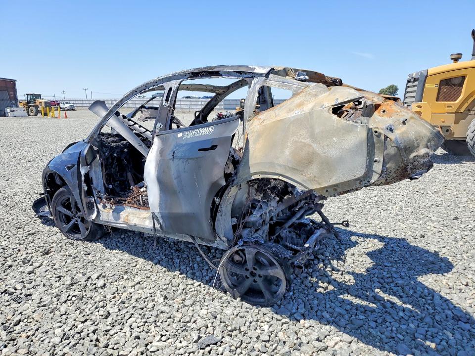 2026 Tesla Model y VIN 7SAYGDEE5TF341283 COPART salvage auction — BURN, Ca - Non-Repairable Vehicle Cert, sold $10 on 2026-07-16 (photo 2)