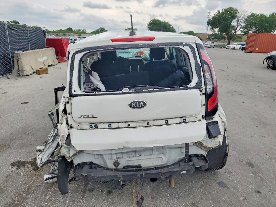 2018 Kia Soul VIN KNDJN2A28J7907508 COPART salvage auction — SIDE, Fl - Cert Of Title Slvg Rebuildable, sold $15 on 2026-07-21 (photo 6)