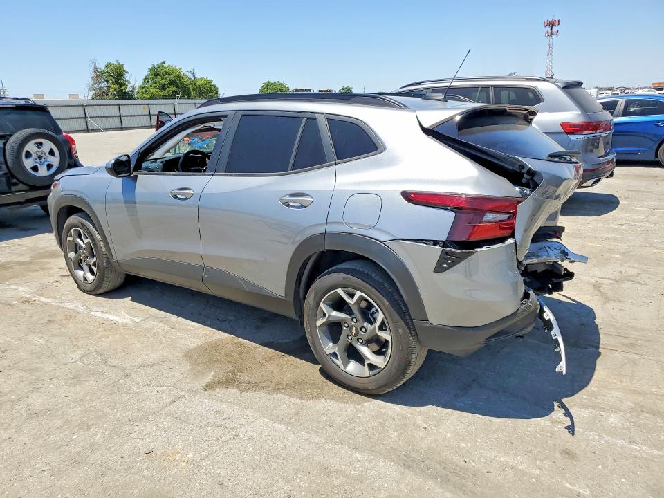 2025 Chevrolet Trax VIN KL77LHEP6SC141552 COPART salvage auction — REAR END, Salvage Title, sold $5,000 on 2026-07-10 (photo 2)