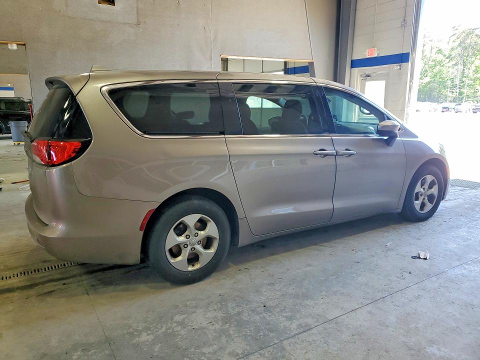 2017 Chrysler Pacifica VIN 2C4RC1CG4HR635771 COPART salvage auction — FRONT END, Wv - Certificate Of Title, sold $1,550 on 2026-07-10 (photo 3)