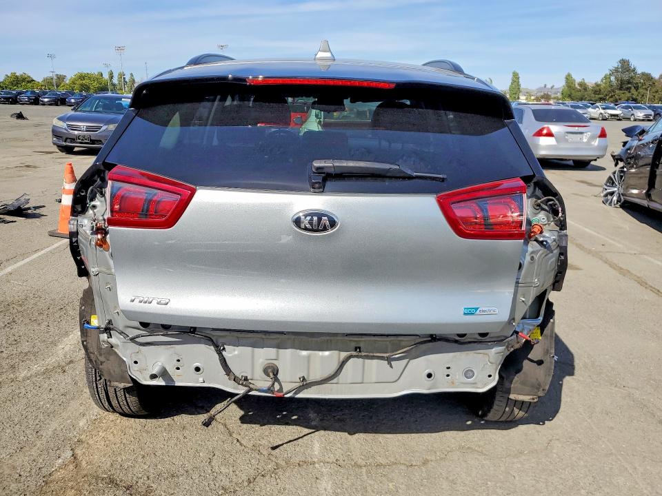 2019 Kia Niro VIN KNDCE3LG2K5017512 COPART salvage auction — REAR END, Ca - Salvage Certificate, sold $7,300 on 2026-07-17 (photo 6)