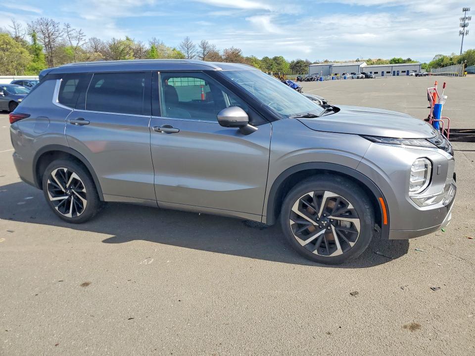 2022 Mitsubishi Outlander VIN JA4J4VA8XNZ083931 COPART salvage auction — WATER/FLOOD, Ny - Mv907A-Flood Salvage, sold $10,800 on 2026-07-20 (photo 4)