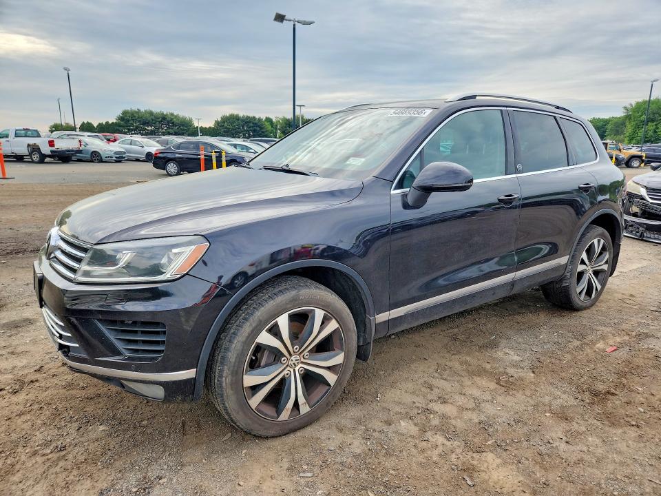 2017 Volkswagen Touareg VIN WVGRF7BP9HD000586 COPART salvage auction — MINOR DENT/SCRATCHES, Mi - Certificate Of Title, sold $3,850 on 2026-07-09 (photo 1)