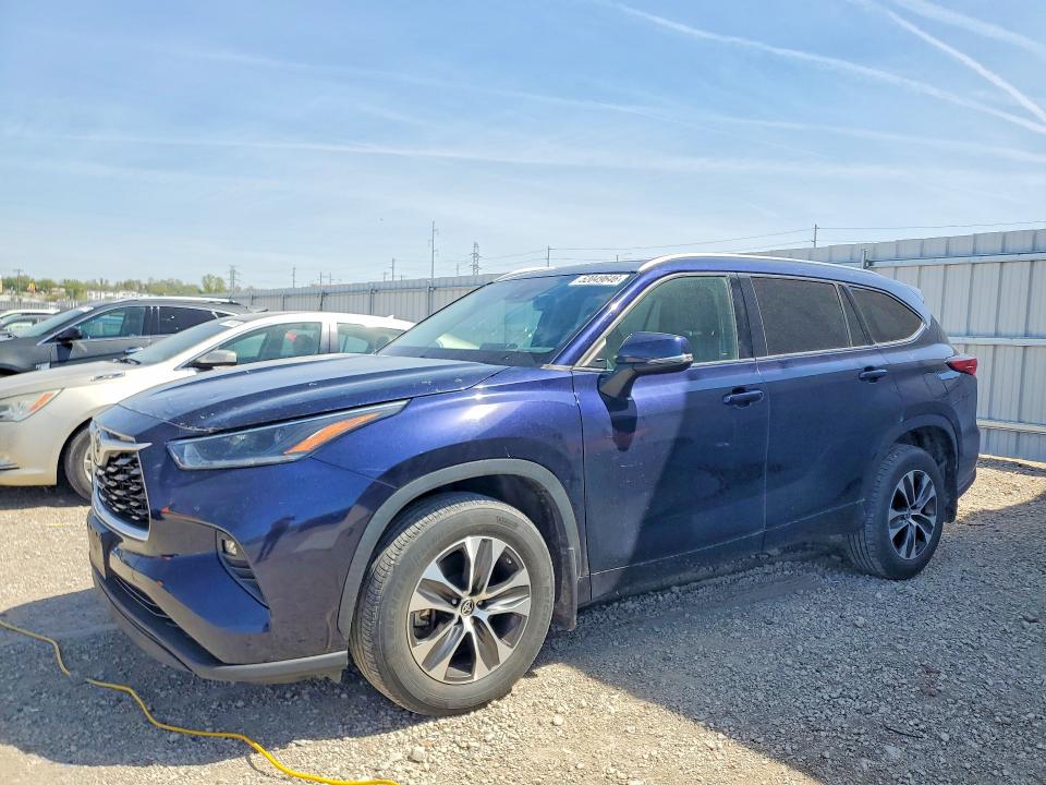 2021 Toyota VIN 5TDGZRBH4MS143483 COPART salvage auction — HAIL, Ia - Cert Of Title-Salvage Title, sold $4,300 on 2026-07-29 (photo 1)