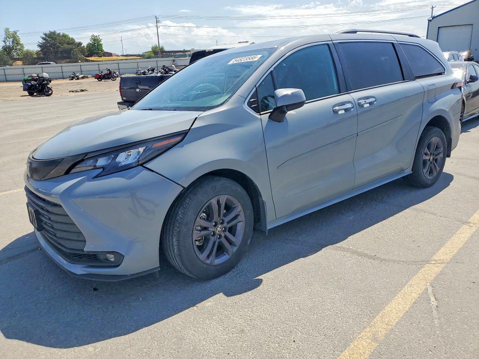 2024 Toyota Sienna VIN 5TDCSKFC9RS118126 — COPART salvage auction photo