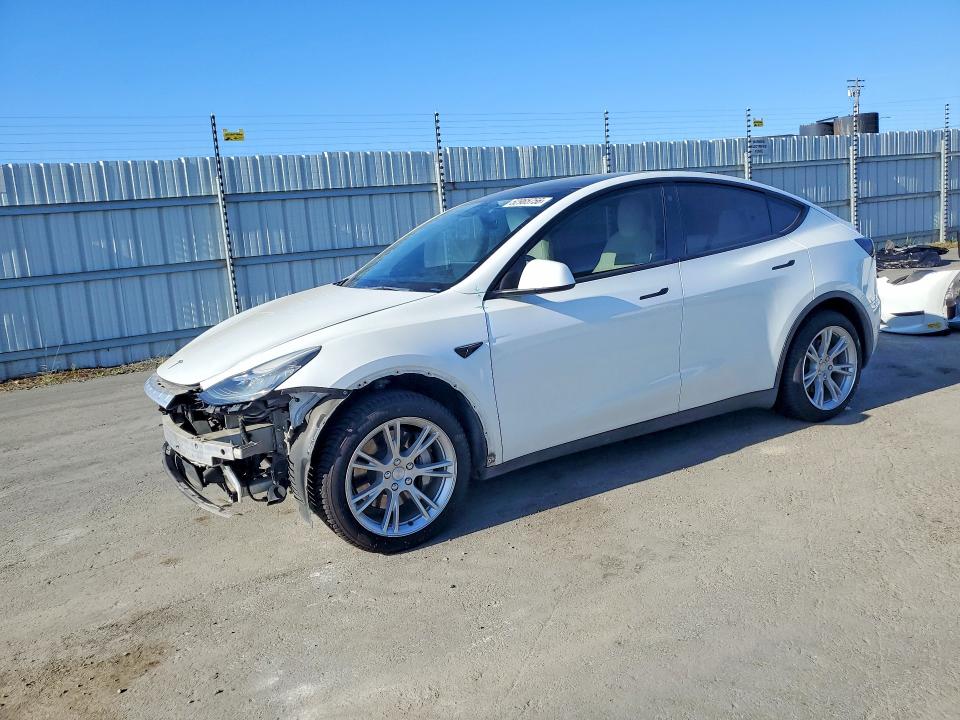 2021 Tesla Model y VIN 5YJYGDEE4MF212756 — COPART salvage auction photo
