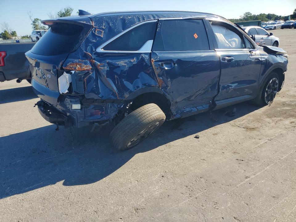 2024 Kia Sorento VIN 5XYRL4JC7RG278044 COPART salvage auction — ROLLOVER, In - Certificate Of Title, sold $2,400 on 2026-07-28 (photo 3)