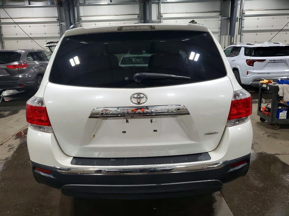2011 Toyota Highlander VIN 5TDBK3EH3BS072197 COPART salvage auction — SIDE, Mn - Cert Of Title-Prior Salvage, sold $650 on 2026-07-09 (photo 6)