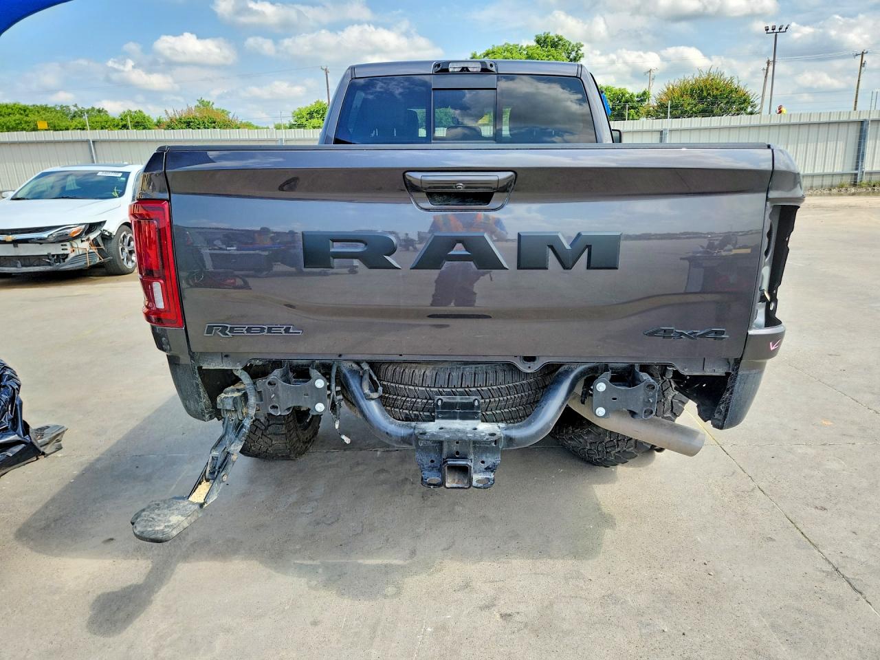 2025 RAM 2500 VIN 3C63R5EL1SG507563 COPART salvage auction — Side, Sv - Salvage Title, sold $38,000 on 2026-09-07 (photo 6)