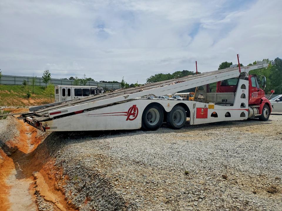 2012 International Prostar VIN 1HSDESJNXCJ560915 COPART salvage auction — MINOR DENT/SCRATCHES, GA - CERTIFICATE OF TITLE, sold $15,000 on 2026-07-13 (photo 3)