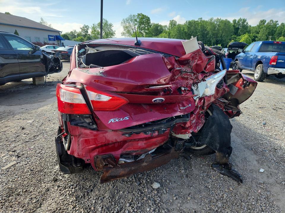 2014 Ford Focus VIN 1FADP3J20EL105812 COPART salvage auction — ALL OVER, KY - BILL OF SALE/PART ONLY/NO TITL, sold $300 on 2026-07-02 (photo 6)