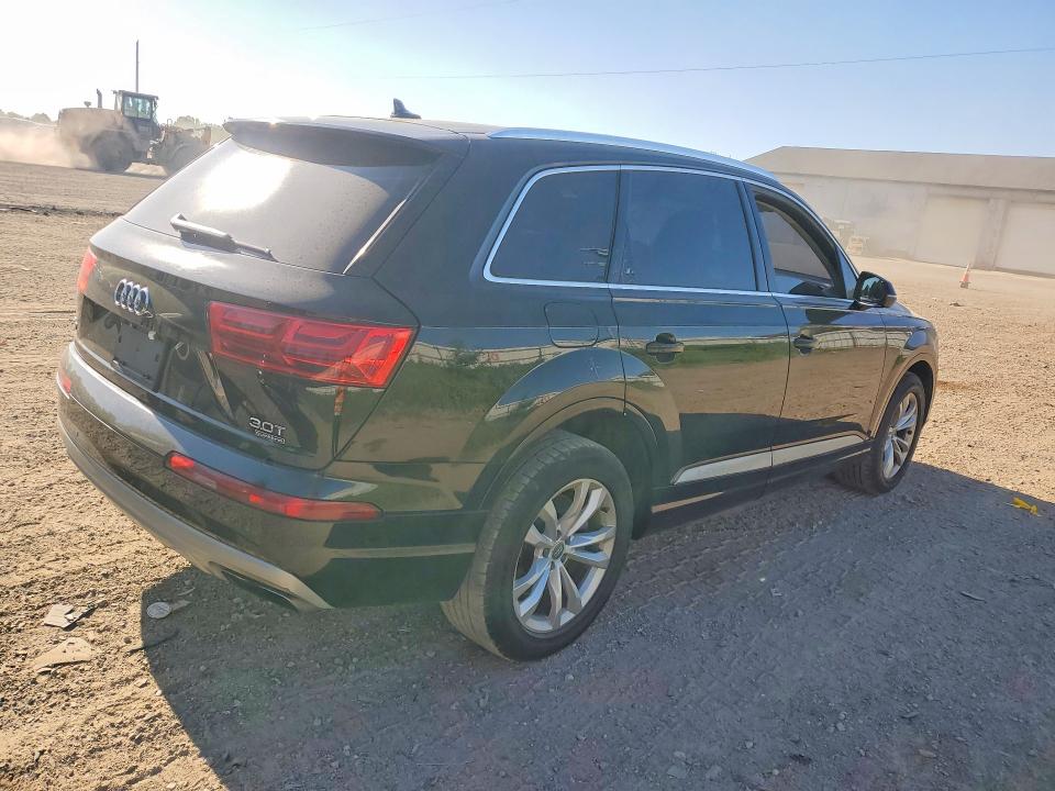 2018 Audi Q7 VIN WA1LAAF72JD022946 COPART salvage auction — MINOR DENT/SCRATCHES, Wv - Dealer Only Clean Title (P), sold $6,400 on 2026-07-29 (photo 3)
