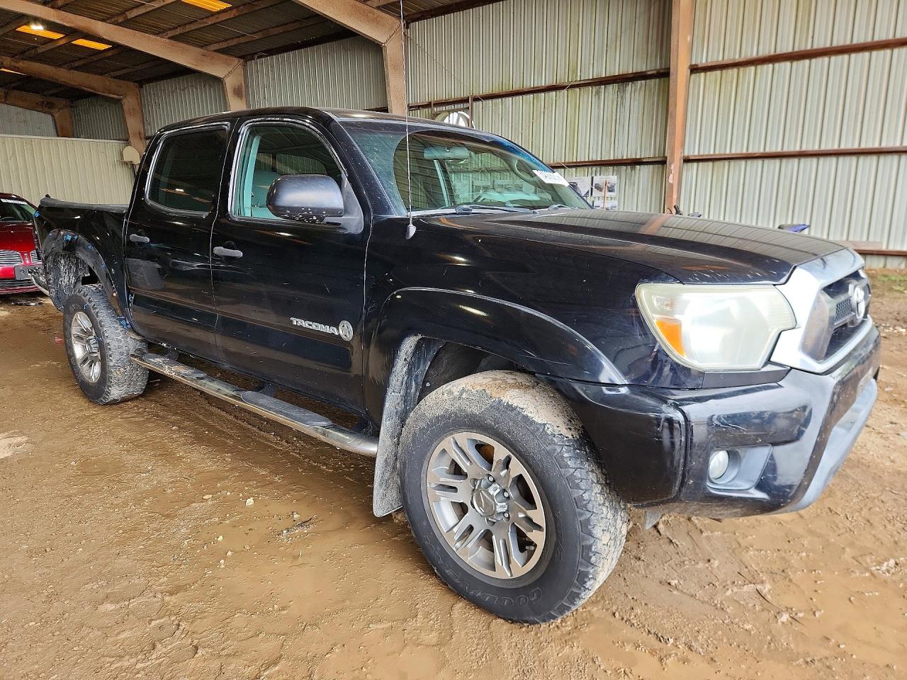 2015 Toyota Tacoma VIN 5TFJU4GN4FX084311 COPART salvage auction — Rear End, TX - SALVAGE VEHICLE TITLE, sold $6,000 on 2026-07-09 (photo 4)