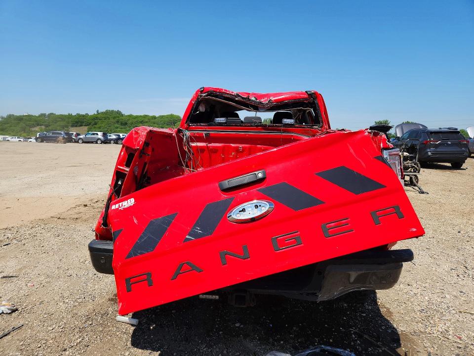 2020 Ford Ranger VIN 1FTER4FH4LLA61046 COPART salvage auction — ROLLOVER, Il - Salvage Certificate, sold $1,950 on 2026-07-24 (photo 6)