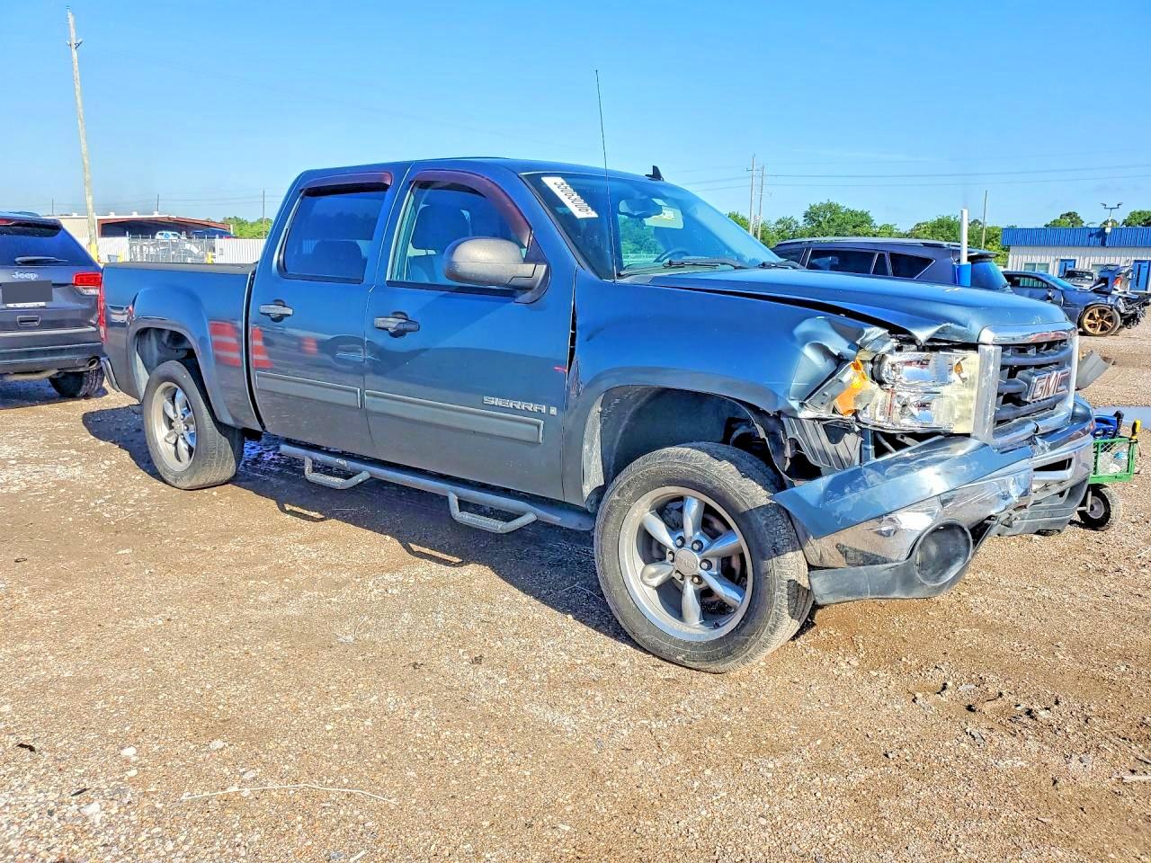 2009 GMC Sierra VIN 3GTEC13CX9G246183 COPART salvage auction — Front End, TX - SALVAGE VEHICLE TITLE, sold $1,800 on 2026-07-02 (photo 4)