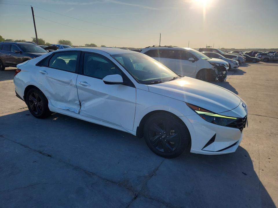 2022 Hyundai Elantra VIN 5NPLM4AG7NH067144 COPART salvage auction — SIDE, Tx - Salvage Vehicle Title, sold $4,050 on 2026-07-23 (photo 4)