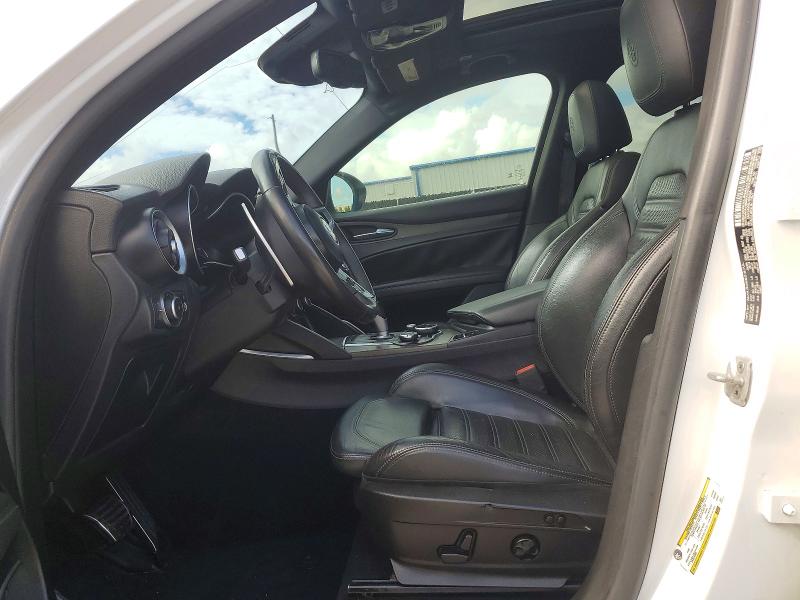 2018 Alfa romeo Stelvio VIN ZASFAKNN0J7B82368 COPART salvage auction — MINOR DENT/SCRATCHES, Fl - Certificate Of Title, sold $5,100 on 2026-07-16 (photo 7)