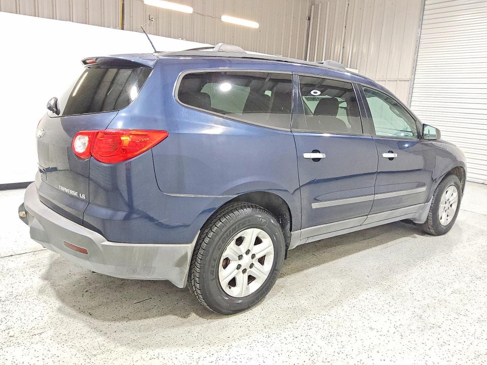 2011 Chevrolet Traverse VIN 1GNKRFED0BJ368941 COPART salvage auction — MINOR DENT/SCRATCHES, Fl - Certificate Of Title, sold $375 on 2026-07-09 (photo 3)