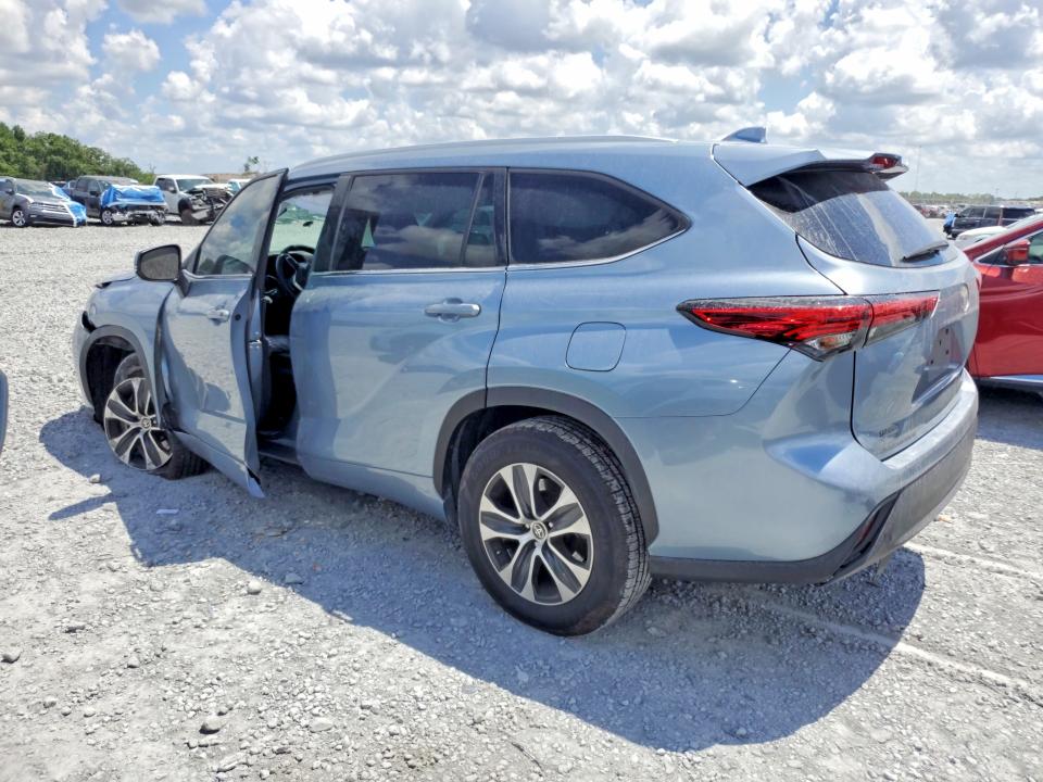2022 Toyota Highlander VIN 5TDGZRAH3NS115144 COPART salvage auction — FRONT END, Fl - Certificate Of Destruction, sold $13,700 on 2026-07-07 (photo 2)