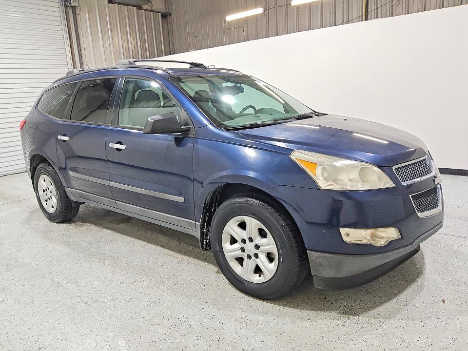 2011 Chevrolet Traverse VIN 1GNKRFED0BJ368941 COPART salvage auction — MINOR DENT/SCRATCHES, Fl - Certificate Of Title, sold $375 on 2026-07-09 (photo 4)