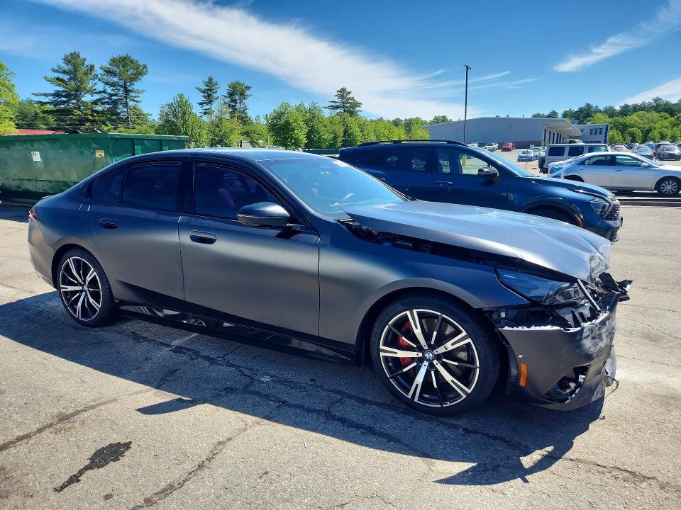 2026 BMW 5er VIN WBA13FK09TCV38532 COPART salvage auction — FRONT END, Ri - Salvage Certificate Of Title, sold $34,500 on 2026-07-21 (photo 4)