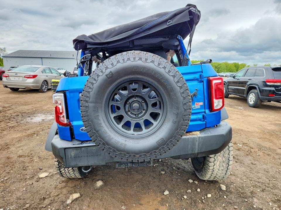 2023 Ford Bronco VIN 1FMDE5BH4PLB05292 COPART salvage auction — ROLLOVER, Az - Cert Of Title - Salvage, sold $6,600 on 2026-07-02 (photo 6)