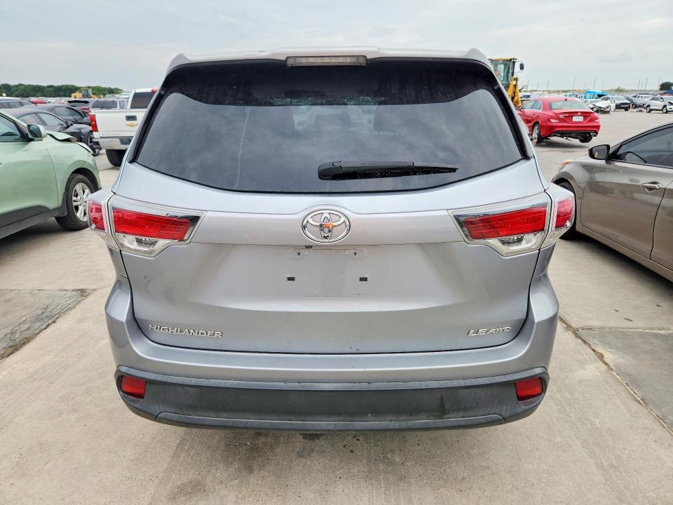 2015 Toyota Highlander VIN 5TDBKRFH2FS163548 COPART salvage auction — SIDE, Tx - Salvage Vehicle Title, sold $2,500 on 2026-07-27 (photo 6)