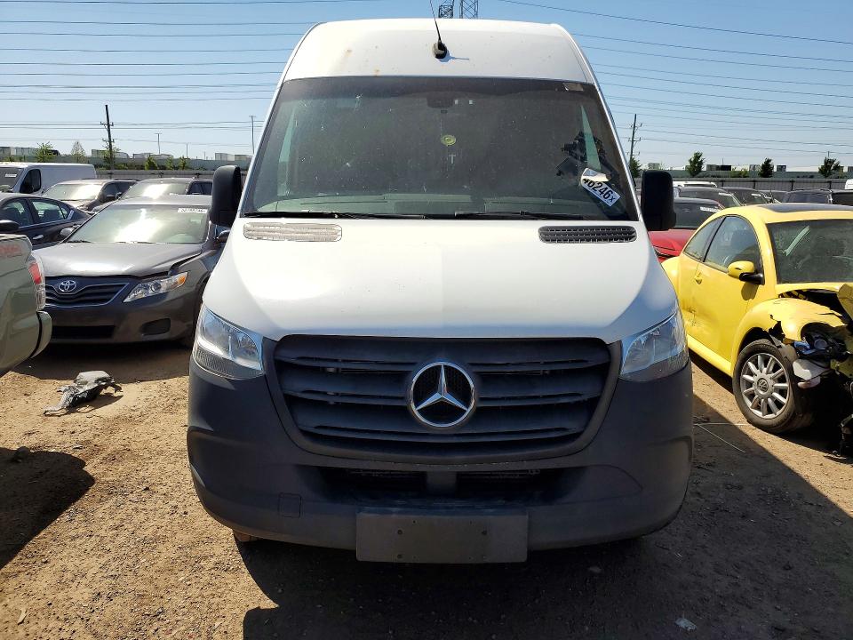 2019 Mercedes-benz Sprinter VIN WD4PF1CD1KP156579 COPART salvage auction — MINOR DENT/SCRATCHES, Il - Dealer Only Clean Title (P), sold $10,500 on 2026-07-09 (photo 5)